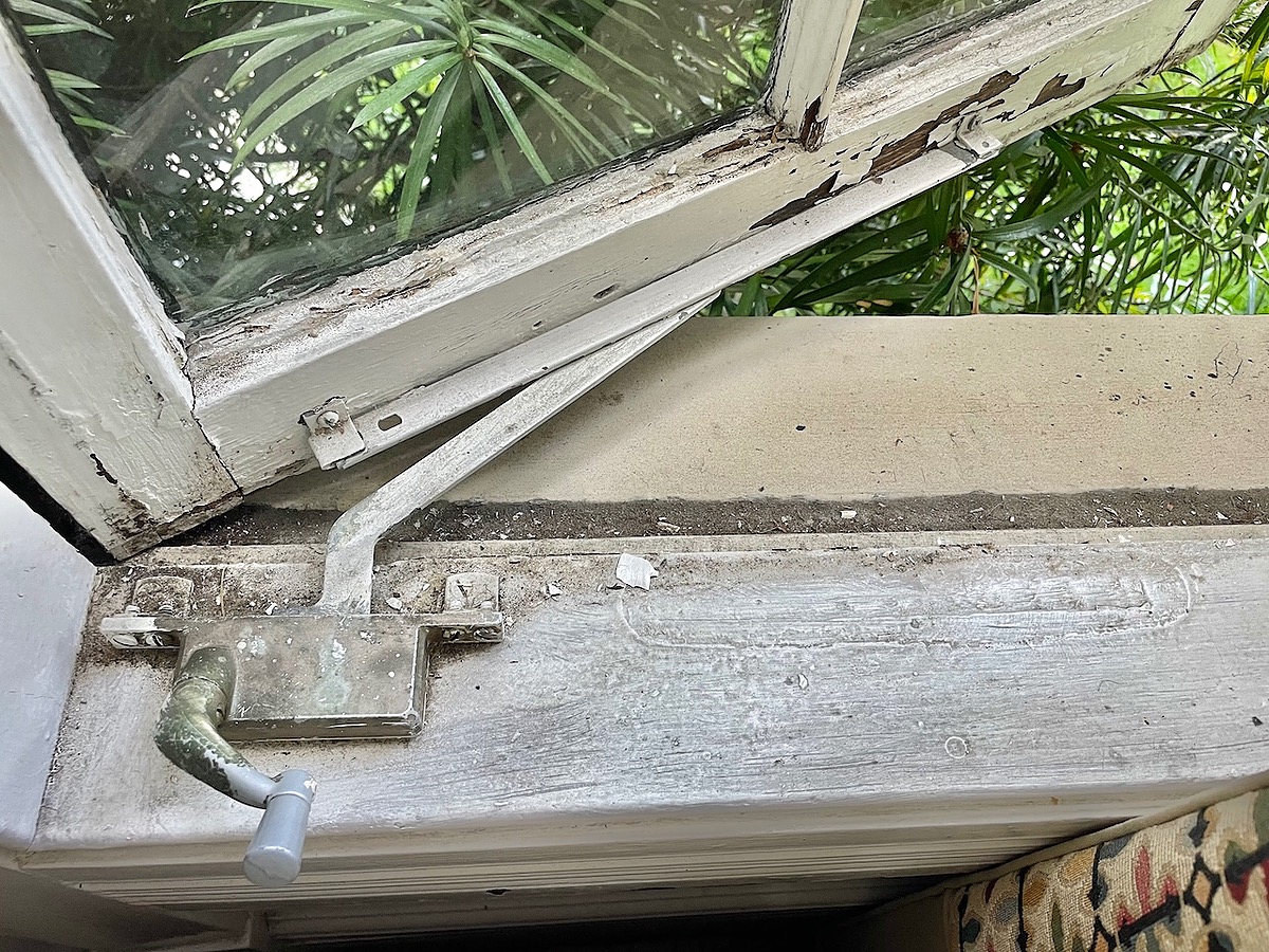GH window crank